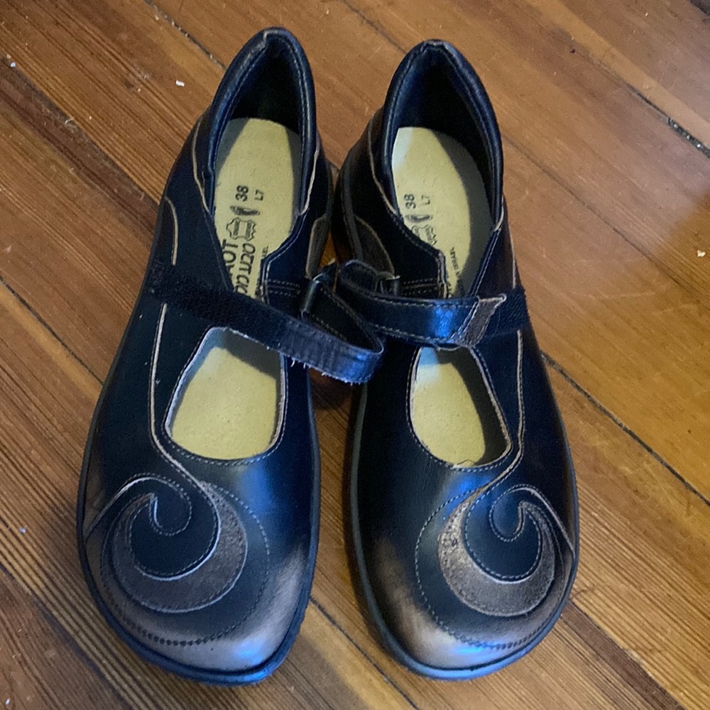 Naot MaryJanes, Brown, Size 38